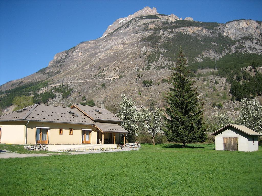 Chambres D'Hotes La Pierre D'Oran LʼArgentière-la-Bessée Kültér fotó