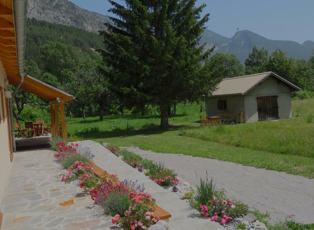Chambres D'Hotes La Pierre D'Oran LʼArgentière-la-Bessée Kültér fotó